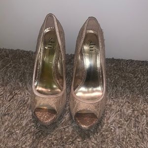 Floral lace heels - Shi by Journeys